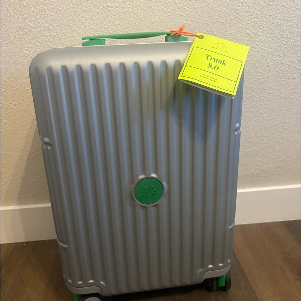 Drunk Elephant Silver and Green Trunk 8.0